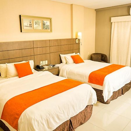 Howard Johnson Ciudad Del Este Exterior photo